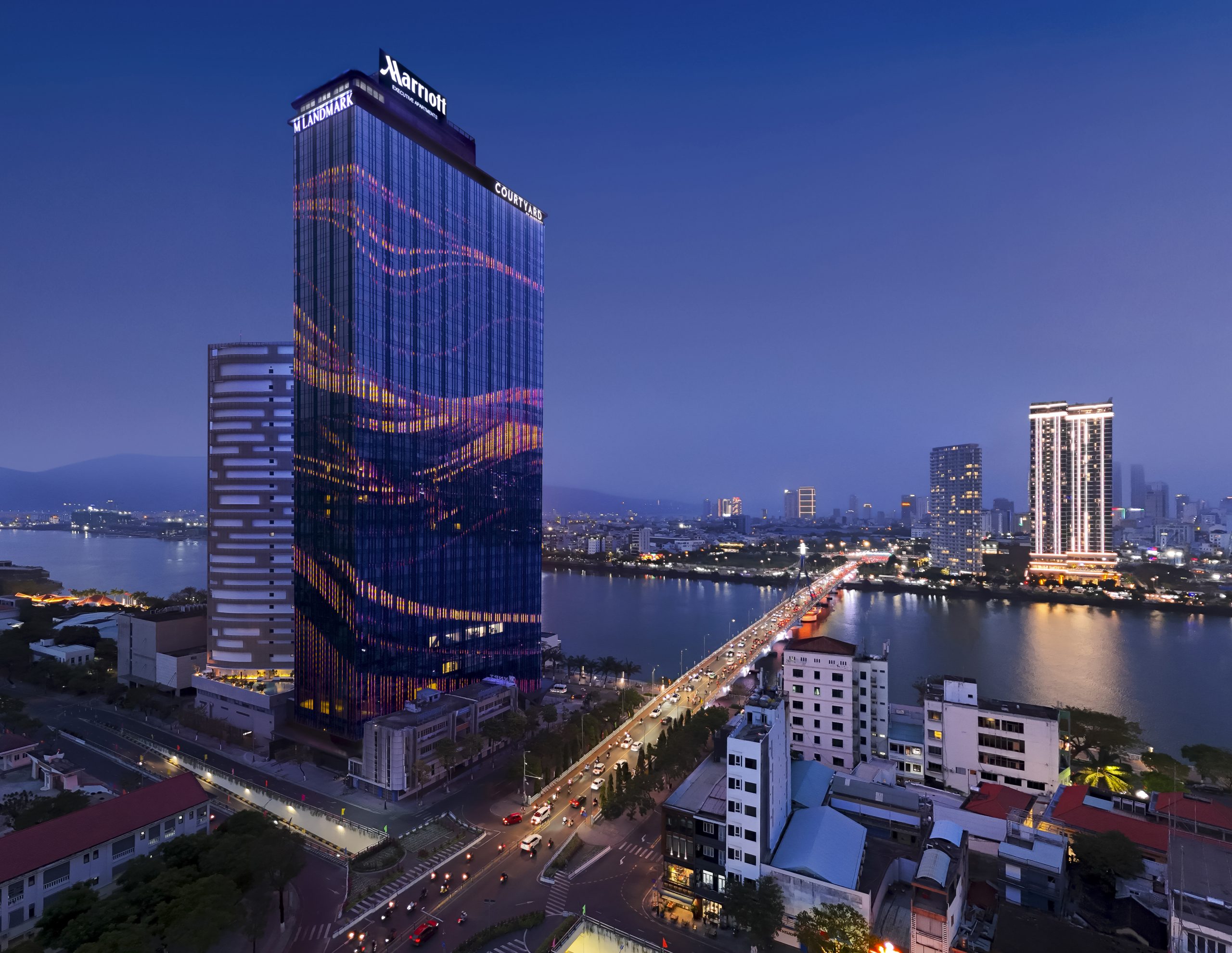 ビジネスとバカンスが融合した空間 ハン川を望む高層ビル内の５つ星ホテル「Courtyard by Marriott Danang Han River／コートヤード・バイ・マリオットダナンハンリバー」