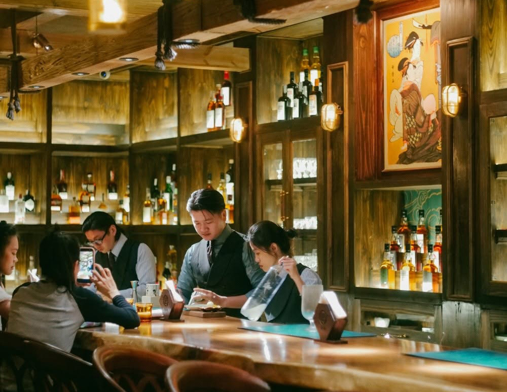 囲炉裏端で味わう格別な１杯「ハウス・オブ・イロリ／House of Irori」