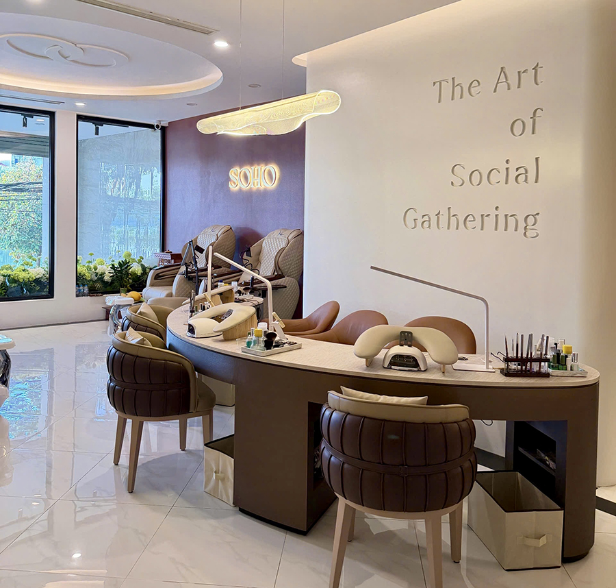 ネイルを楽しみながら、ゆっくりとワインを「ソーホーネイルアトリエ＆ワインラウンジ／SOHO Nail Atelier & Wine Lounge」