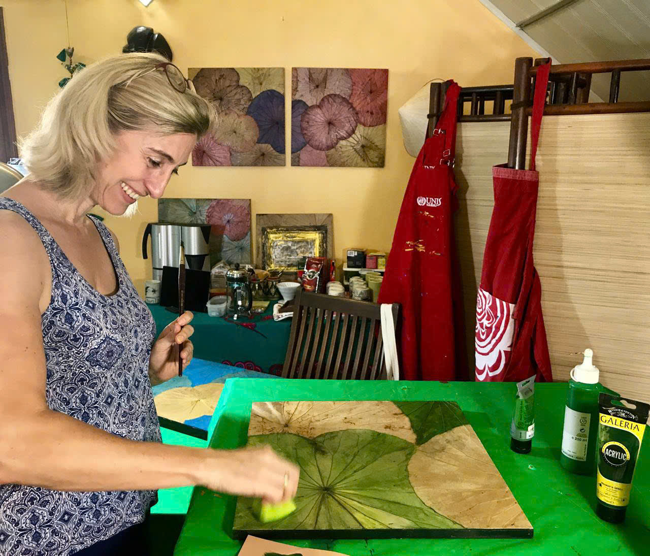 「ロータスリーフペインティングハノイ／Lotus Leaf Painting Hanoi」