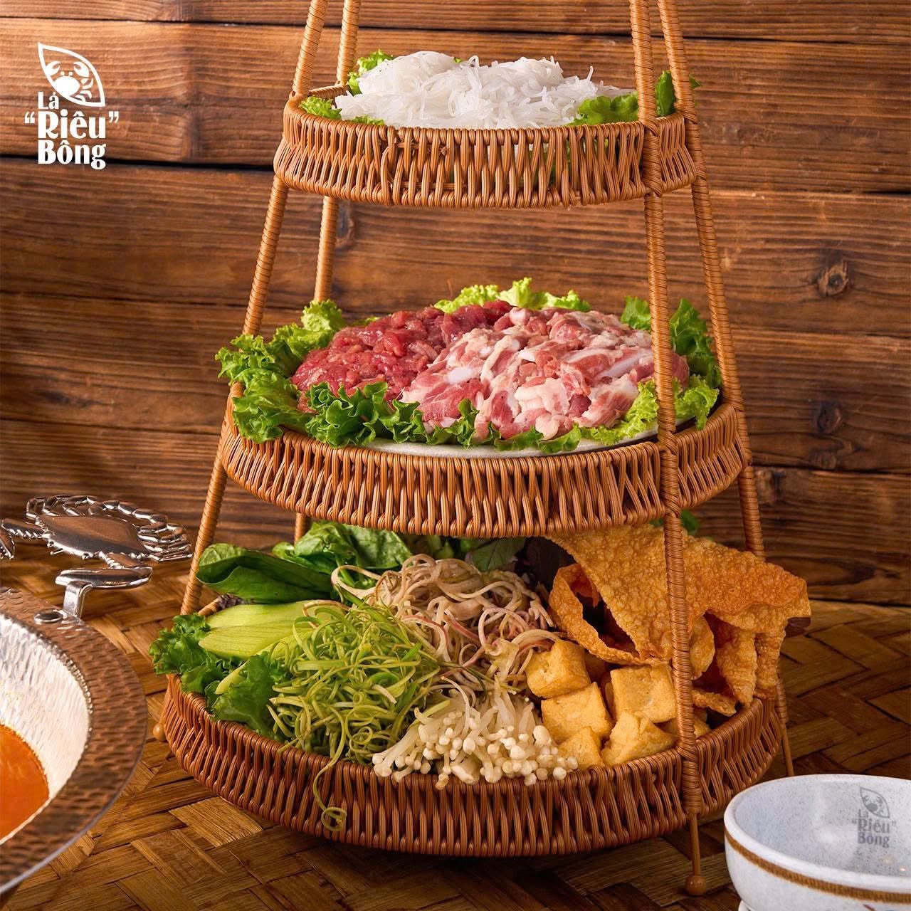 田蟹鍋に注目！  北部の郷土料理店「ラージエウボン／La Rieu Bong」